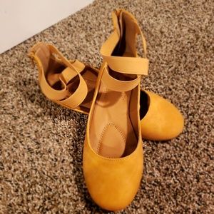 Lov Mark criss cross Mary Jane flats